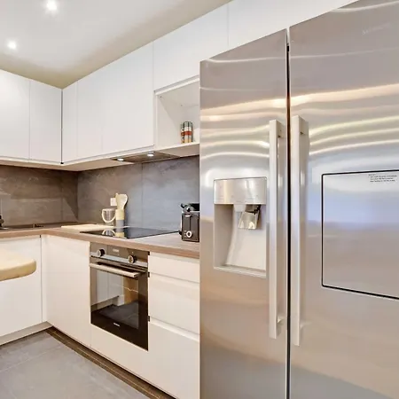 Дом отдыха Magnificent House - 3br-6p- Tour Eiffel Париж