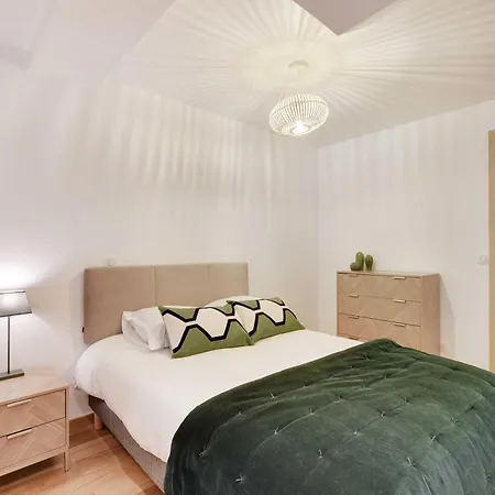 Дом отдыха Magnificent House - 3br-6p- Tour Eiffel *